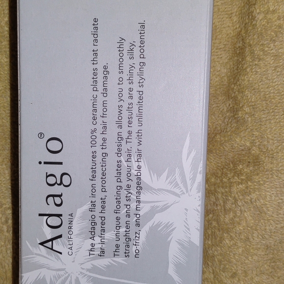 ADAGIO CALIFORNIA "NOT SO MINI CERAMIC" FLAT IRON - Picture 5 of 6